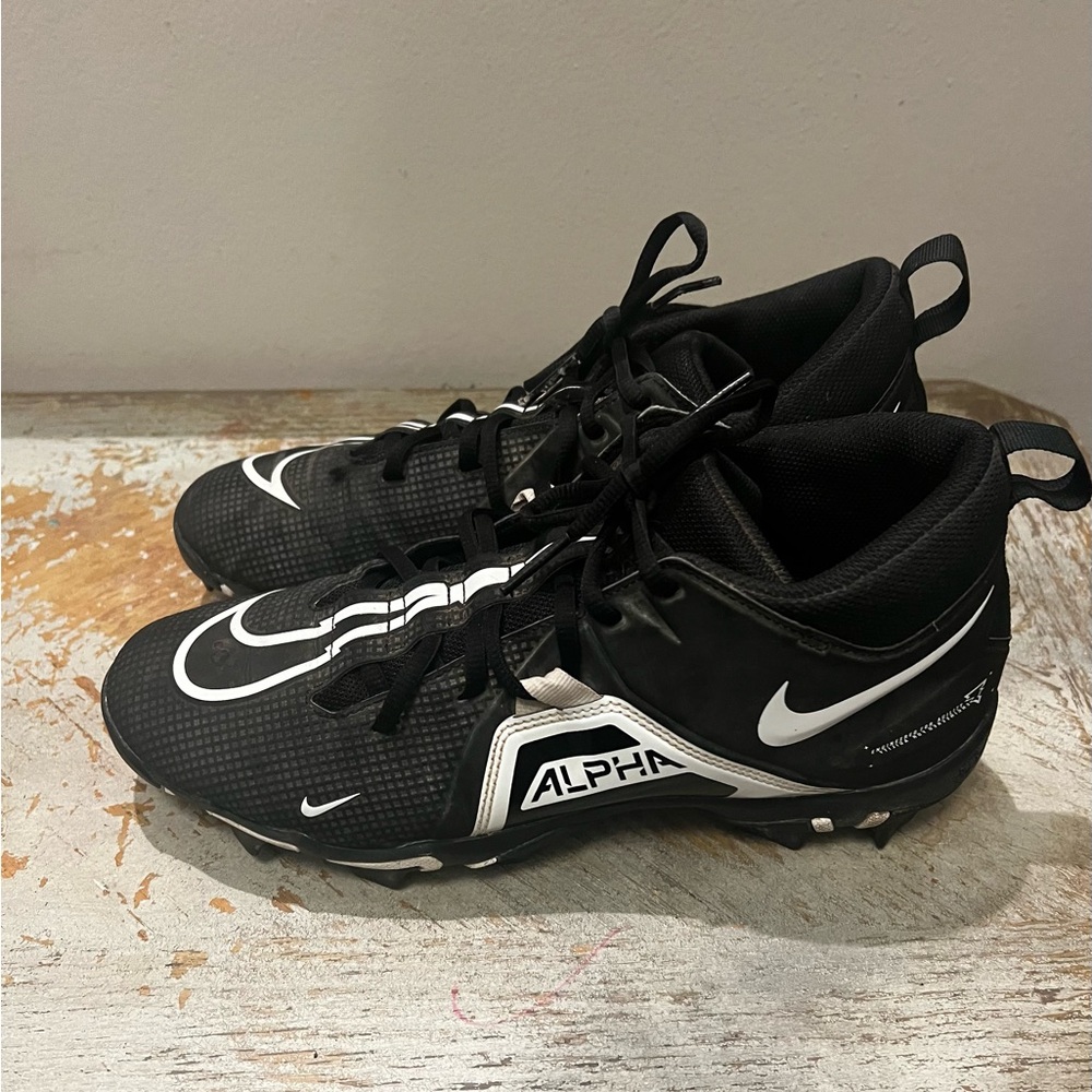 Nike Alpha Black and White Men's Football Cleat Athletic Shoes Size 10.5 Wide - Picture 3 of 10